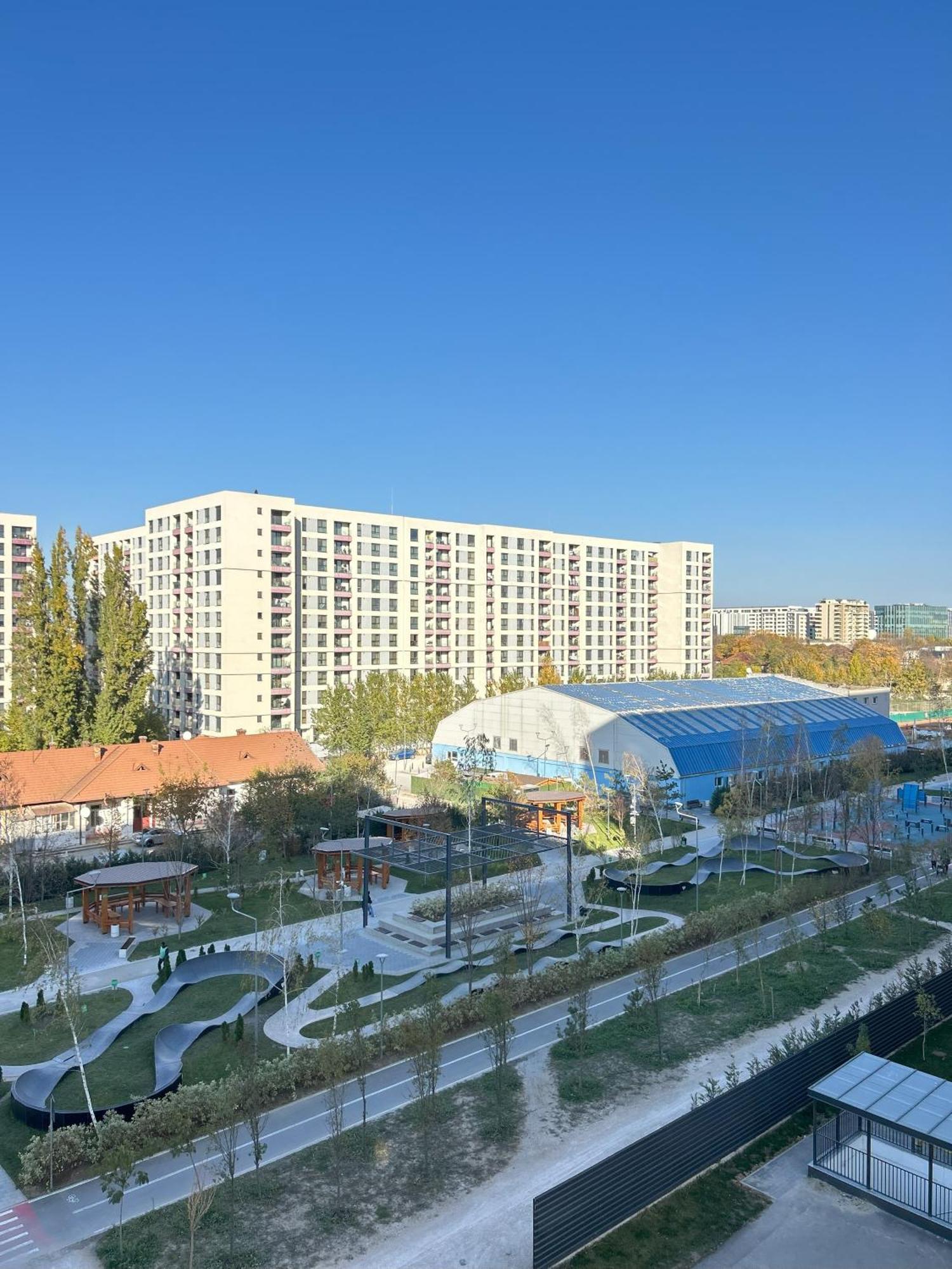 Appartamento Urban Retreat With Balcony At Exigent Plaza - 06 Bucarest Esterno foto